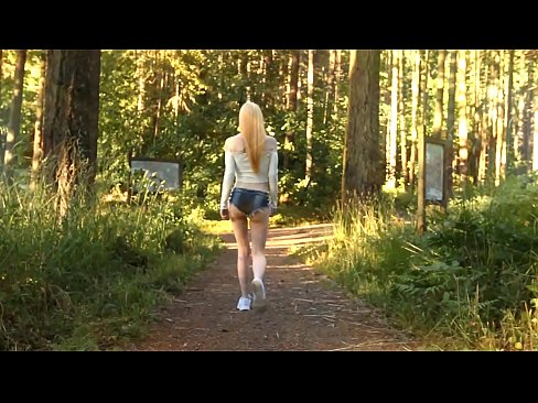 ❤️ Schöne Frau bewegt sich langsam, nicht nackt Video ❤❌ Super porn bei porn de.vegasservice.ru ❌