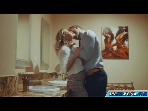❤️ Wenn eine vollbusige Blondine dich in einer öffentlichen Toilette verführt ❤❌ Super porn bei porn de.vegasservice.ru ❌